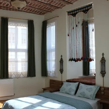 Stunning 5 Bedroom Sunlit Galata Apartment *