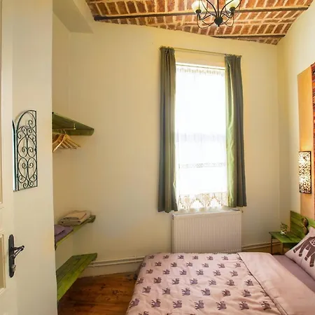 Stunning 5 Bedroom Sunlit Galata