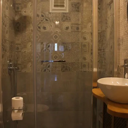 Апартаменты Stunning 5 Bedroom Sunlit Galata *