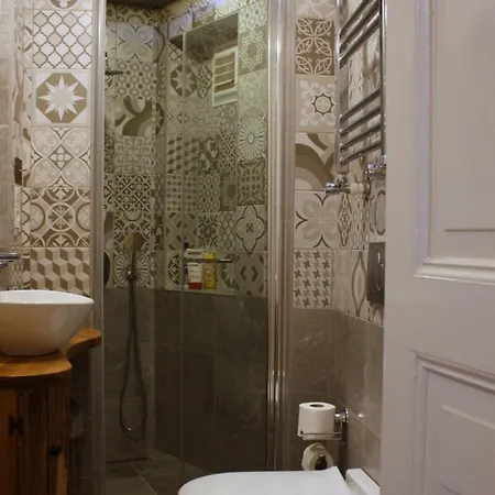 Апартаменты Stunning 5 Bedroom Sunlit Galata Стамбул