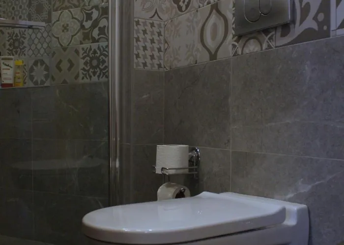 Stunning 5 Bedroom Sunlit Galata