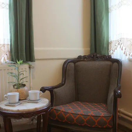 Stunning 5 Bedroom Sunlit Galata Appartement