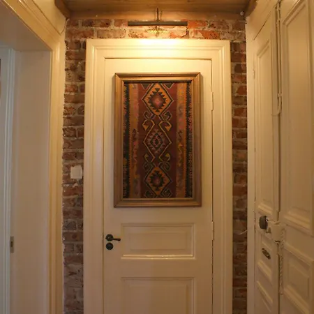 Stunning 5 Bedroom Sunlit Galata * Istanboel