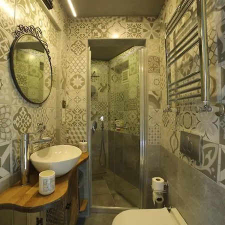 Stunning 5 Bedroom Sunlit Galata Istanboel