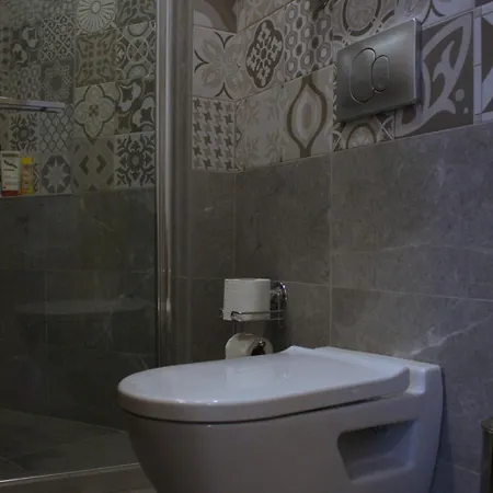 Stunning 5 Bedroom Sunlit Galata