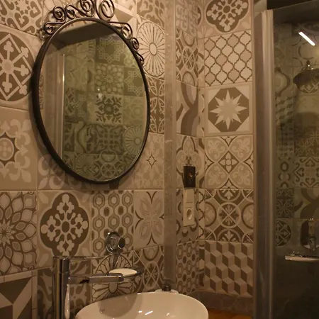 Stunning 5 Bedroom Sunlit Galata *