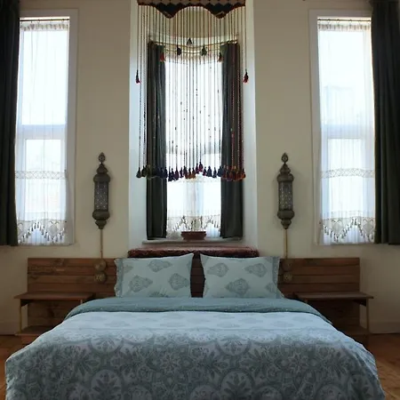 Stunning 5 Bedroom Sunlit Galata * Istanbul